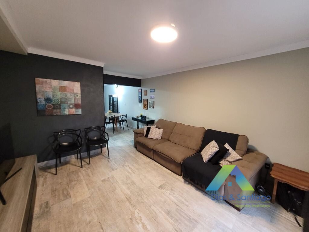 Casa à venda com 5 quartos, 241m² - Foto 6