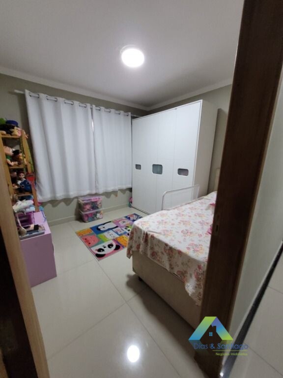 Casa à venda com 5 quartos, 241m² - Foto 10