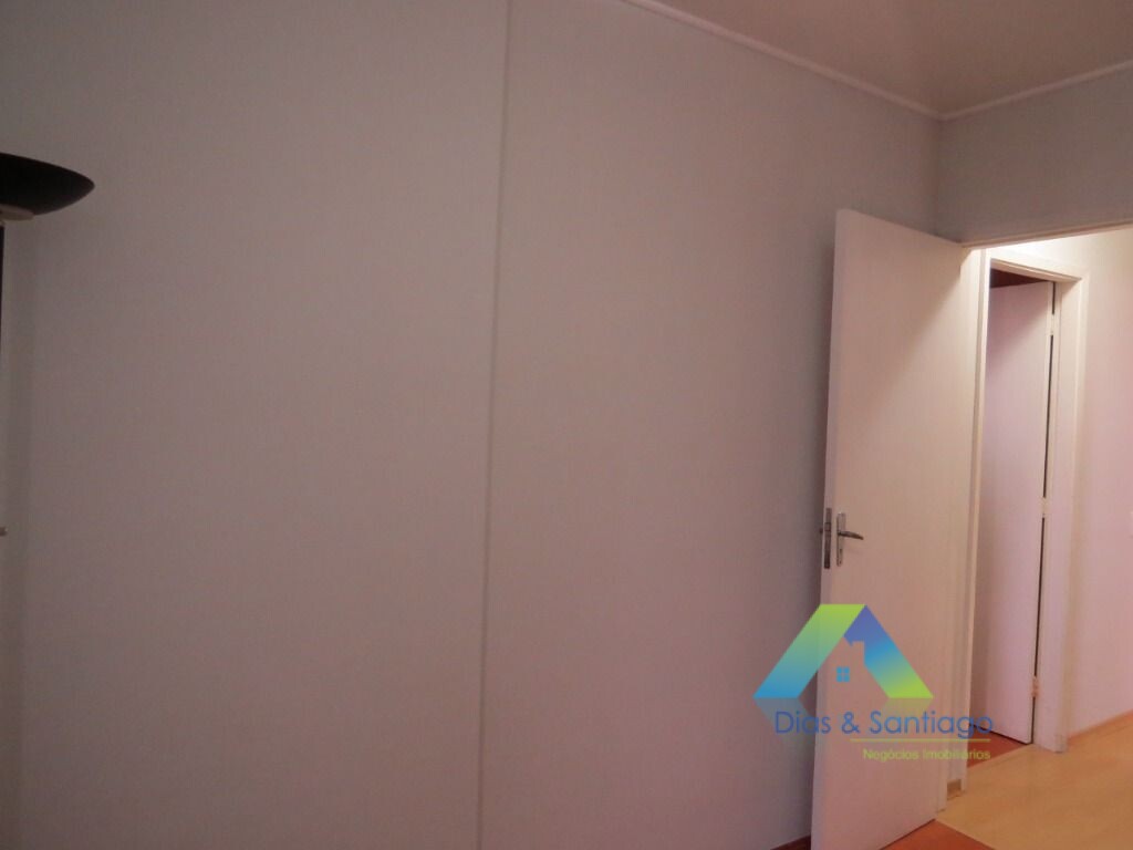 Apartamento à venda com 3 quartos, 70m² - Foto 2