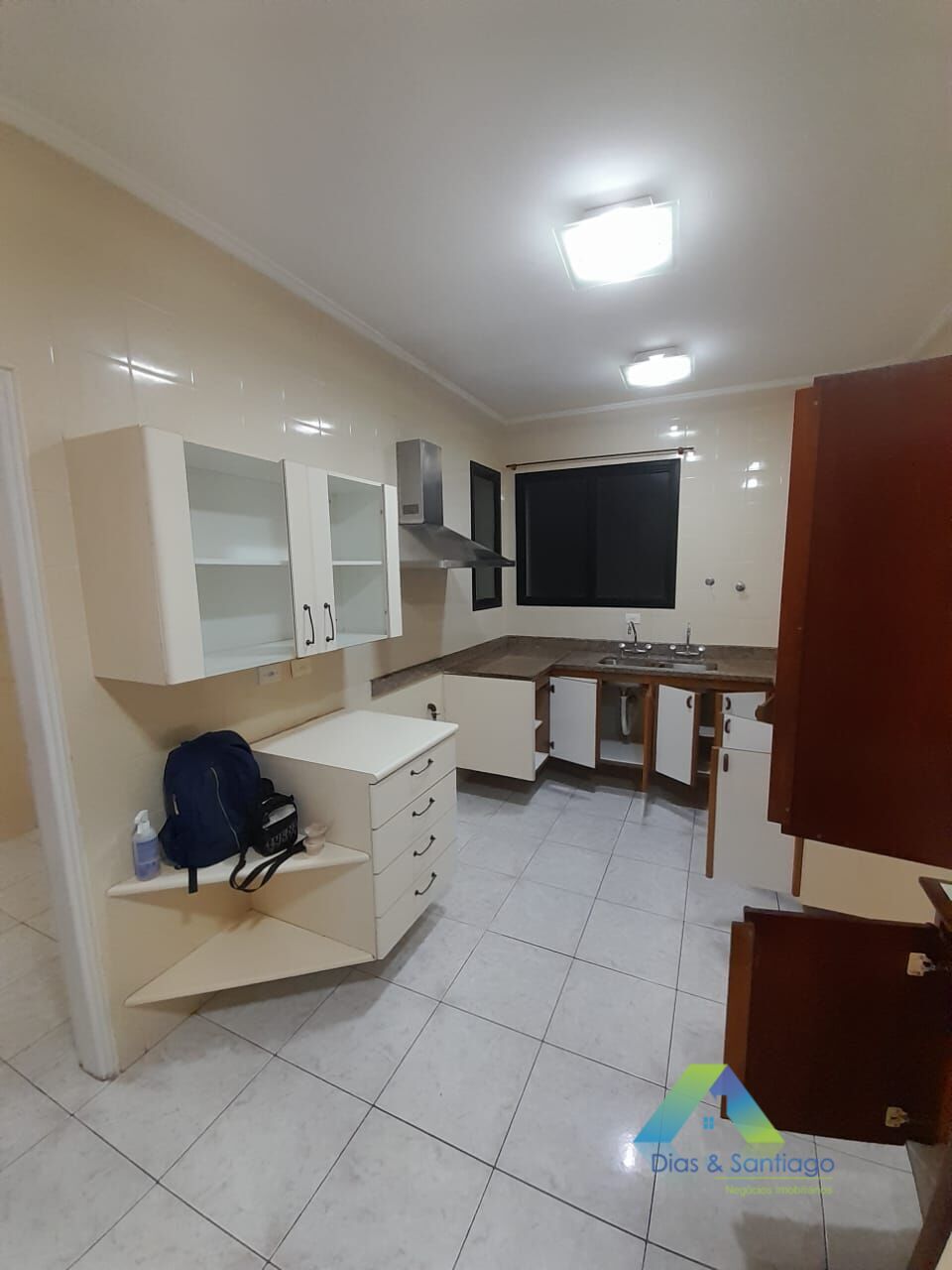 Apartamento para alugar com 3 quartos, 150m² - Foto 18