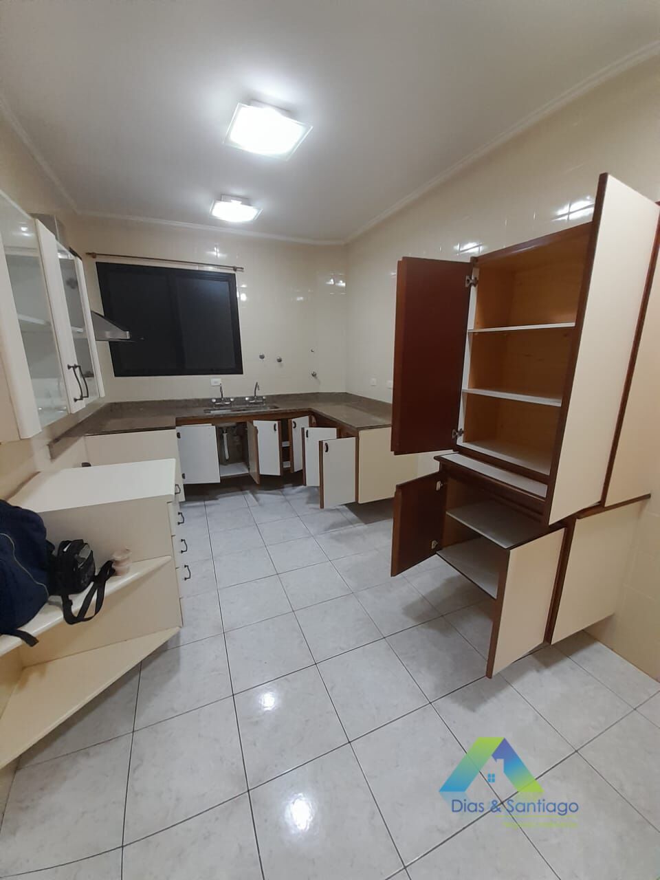 Apartamento para alugar com 3 quartos, 150m² - Foto 24