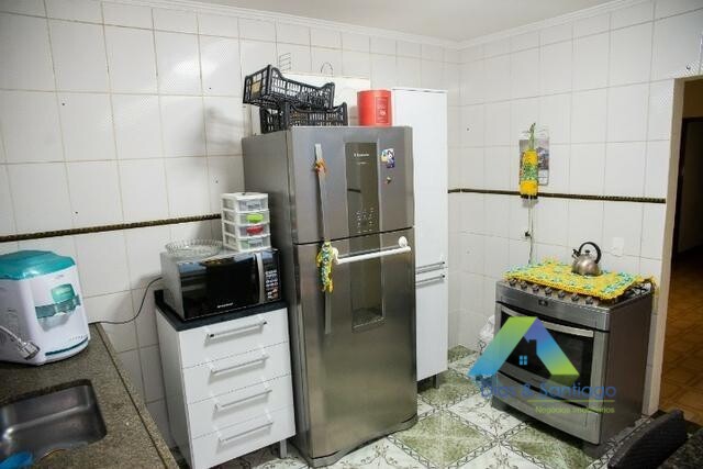 Sobrado à venda com 3 quartos, 150m² - Foto 2