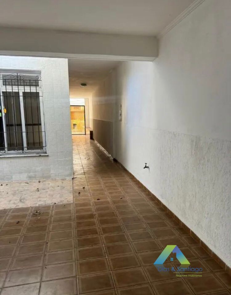 Sobrado à venda com 4 quartos, 182m² - Foto 2