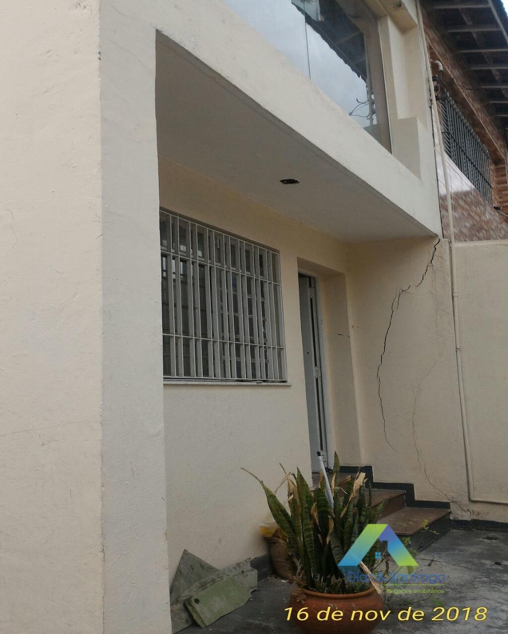 Sobrado à venda com 3 quartos, 196m² - Foto 2