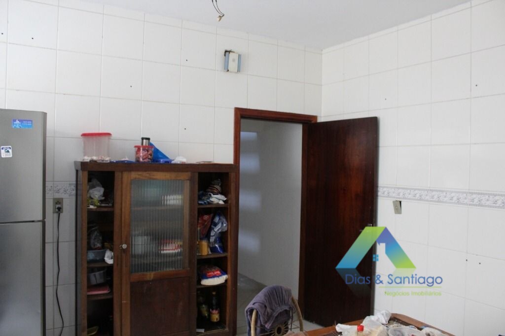 Casa para alugar com 4 quartos, 406m² - Foto 19