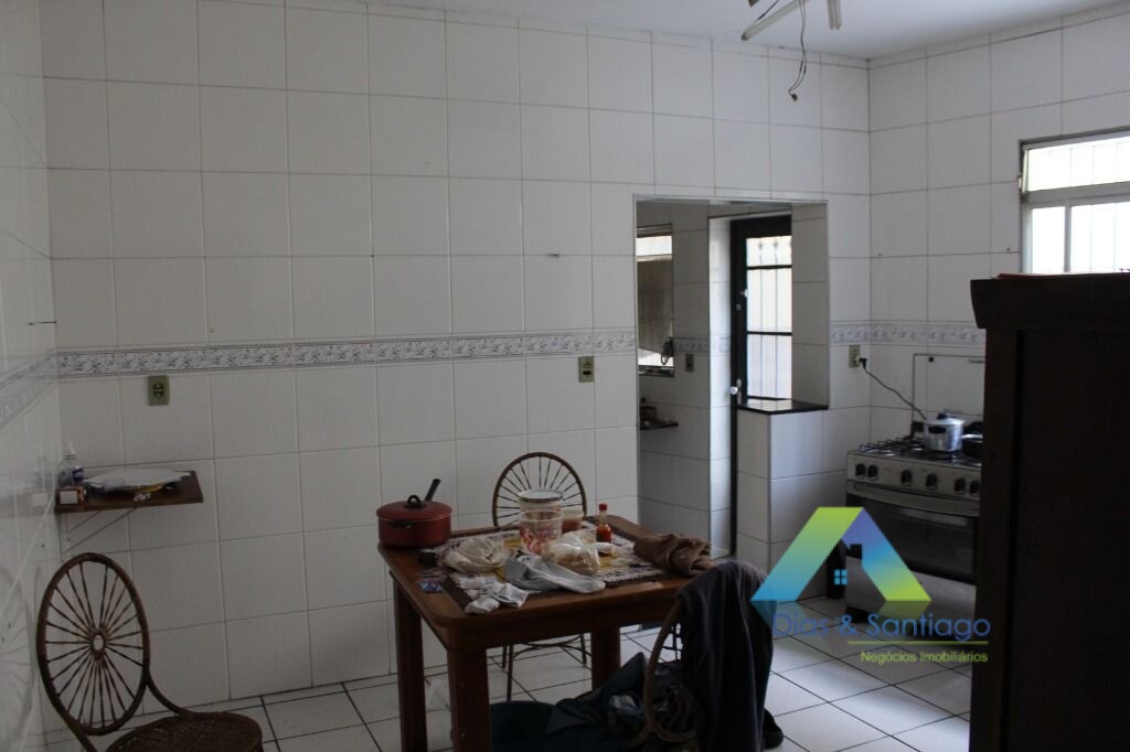 Casa para alugar com 4 quartos, 406m² - Foto 15