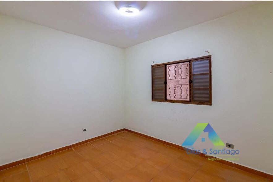 Casa à venda com 4 quartos, 200m² - Foto 8