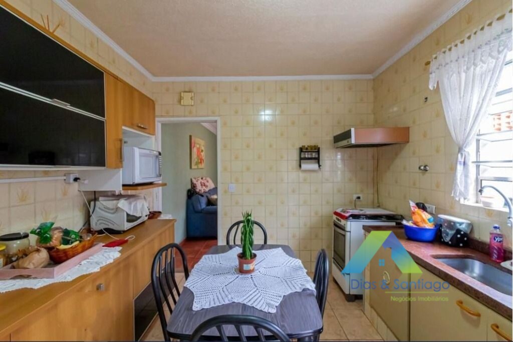 Casa à venda com 4 quartos, 200m² - Foto 25