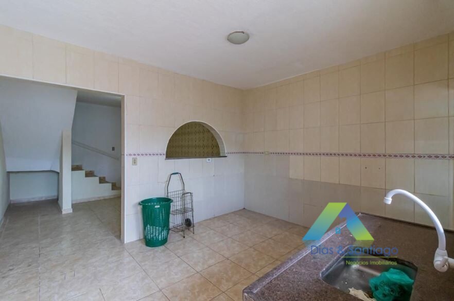 Casa à venda com 4 quartos, 200m² - Foto 11