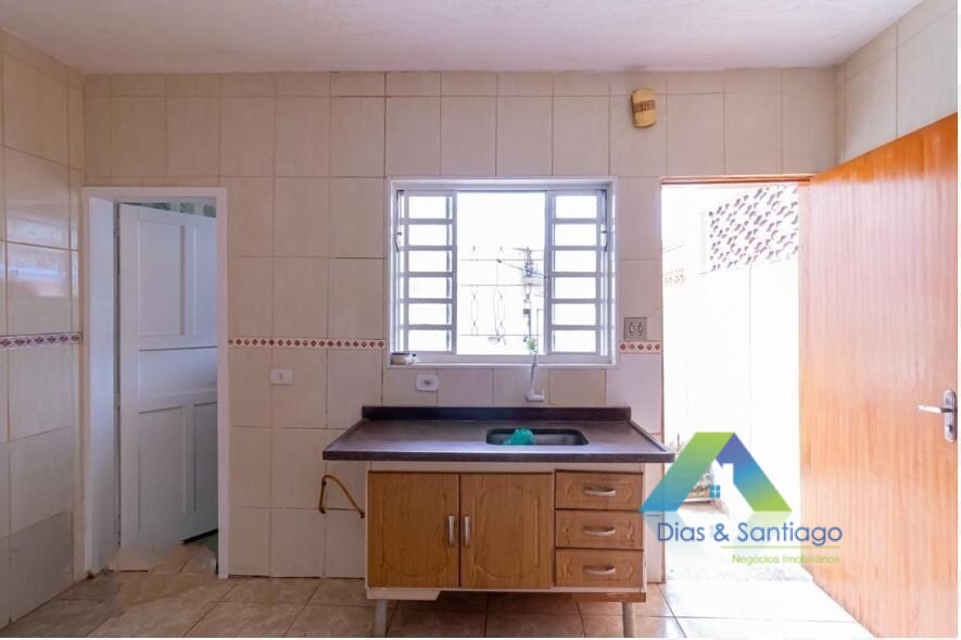 Casa à venda com 4 quartos, 200m² - Foto 13