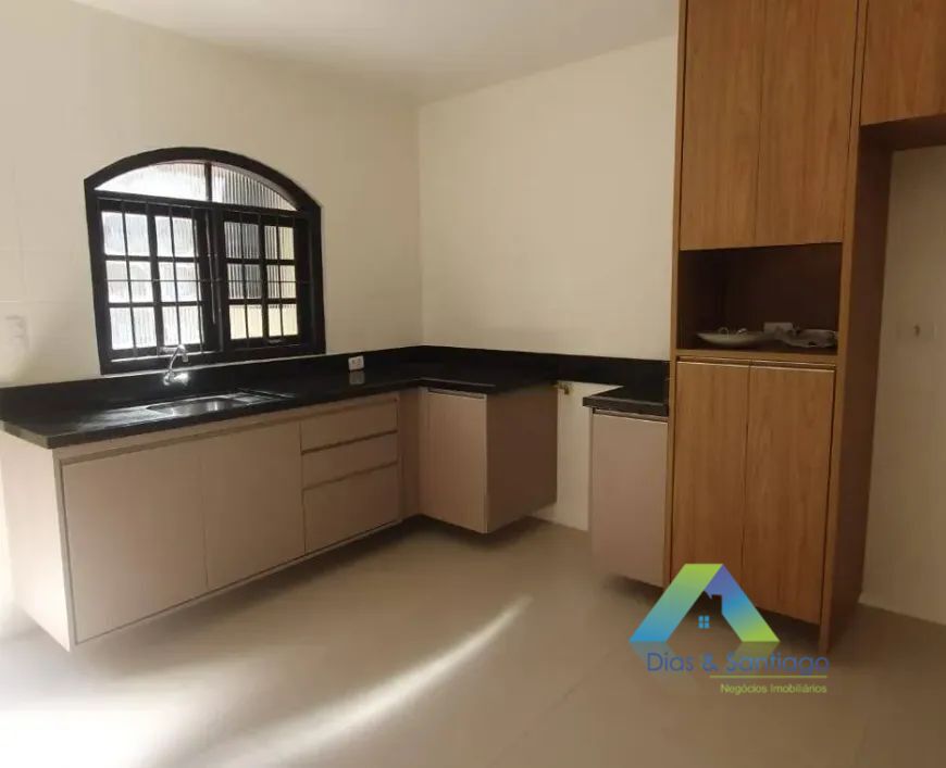 Casa para alugar com 2 quartos, 130m² - Foto 5