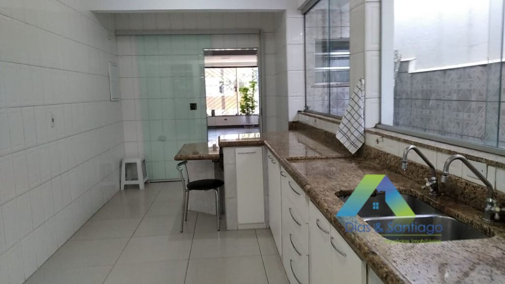 Sobrado à venda com 3 quartos, 150m² - Foto 2