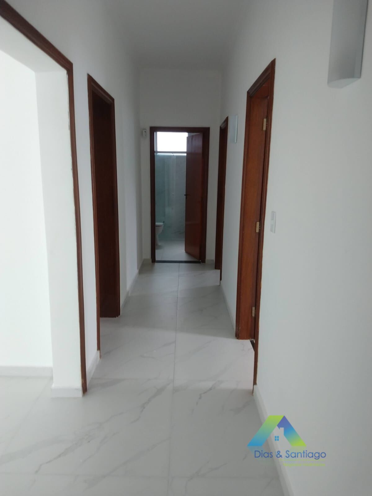 Casa à venda com 4 quartos, 360m² - Foto 4