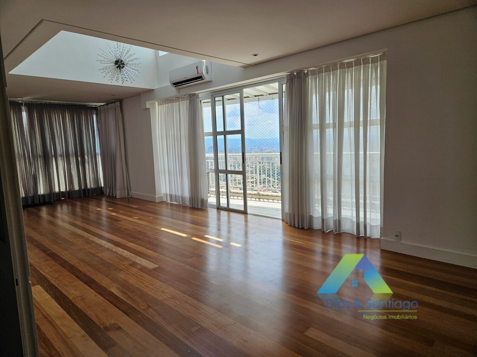 Cobertura para alugar com 4 quartos, 320m² - Foto 4