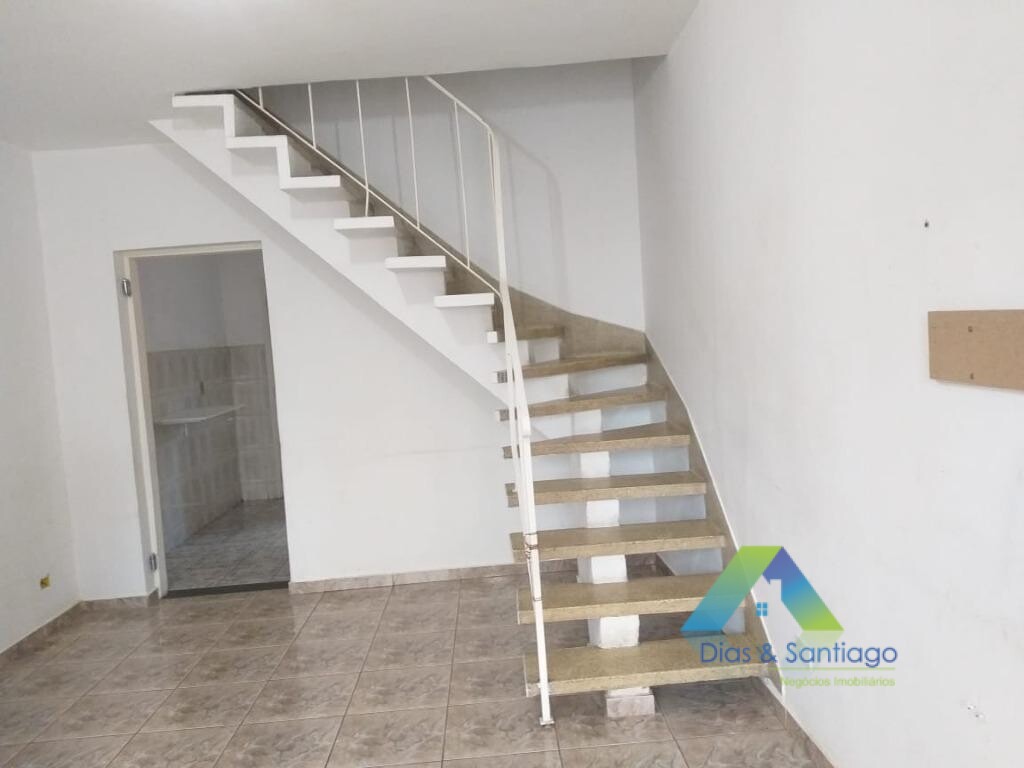 Sobrado à venda com 2 quartos, 90m² - Foto 1