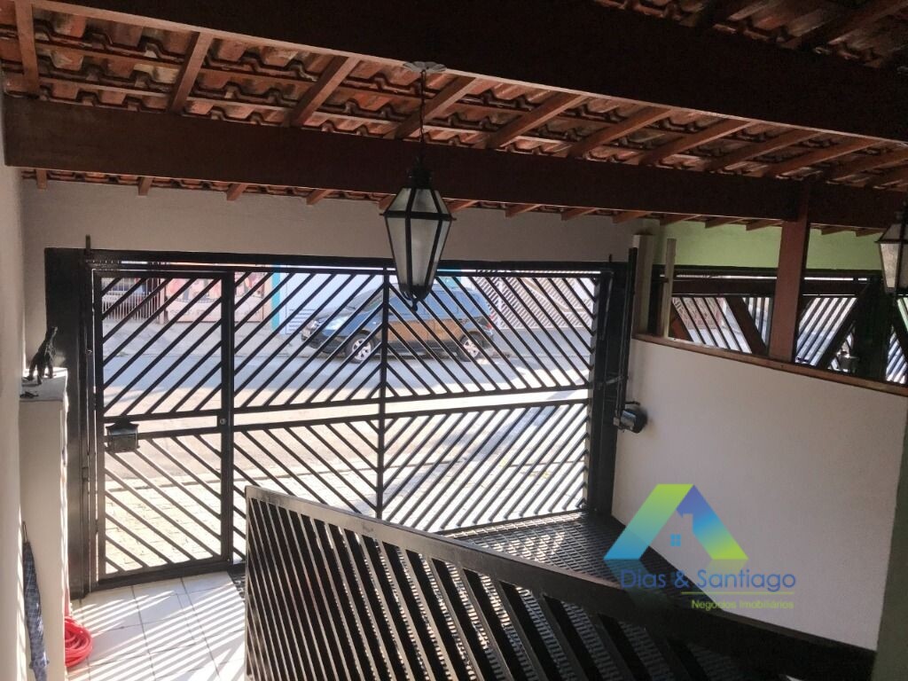 Sobrado à venda com 3 quartos, 210m² - Foto 2