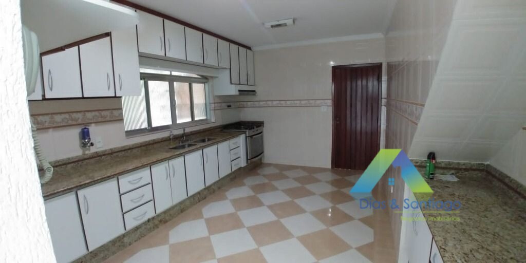 Sobrado à venda com 3 quartos, 350m² - Foto 2