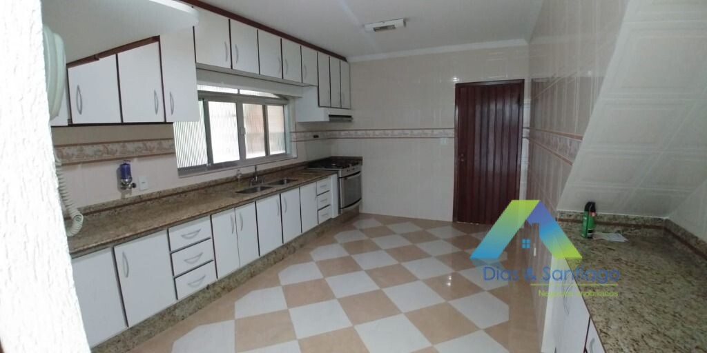 Sobrado à venda com 3 quartos, 350m² - Foto 3