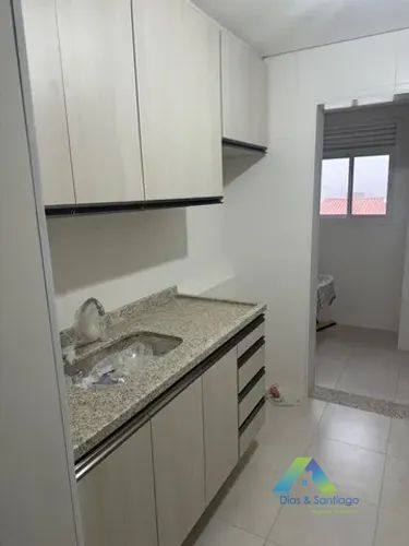 Apartamento à venda com 3 quartos, 77m² - Foto 2