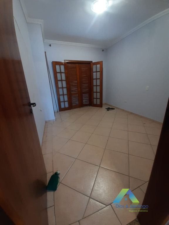 Sobrado para alugar com 3 quartos, 250m² - Foto 33