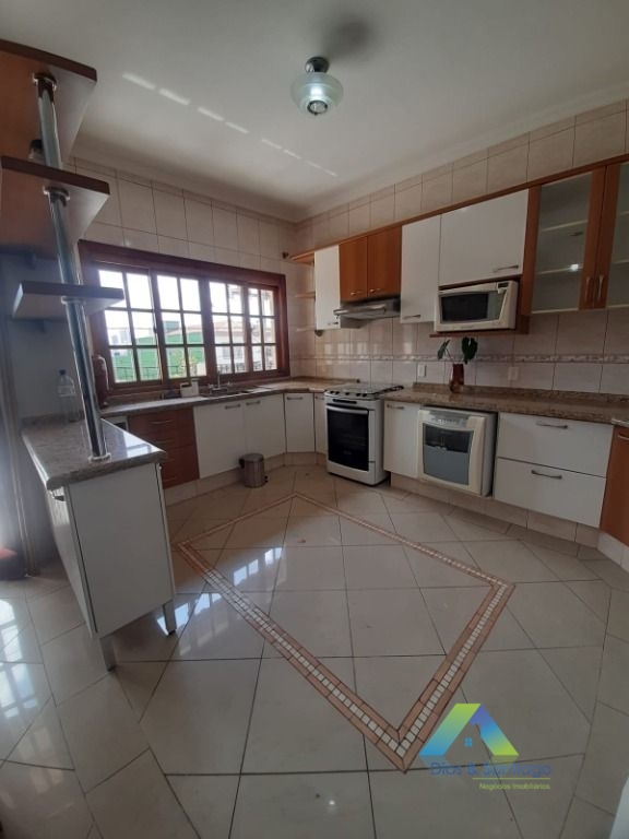 Sobrado para alugar com 3 quartos, 250m² - Foto 9