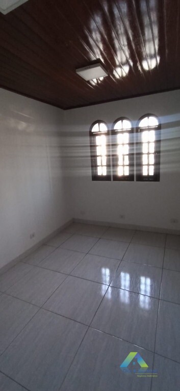 Sobrado à venda com 5 quartos, 120m² - Foto 2