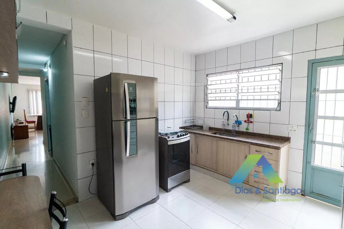 Casa à venda com 3 quartos, 210m² - Foto 17