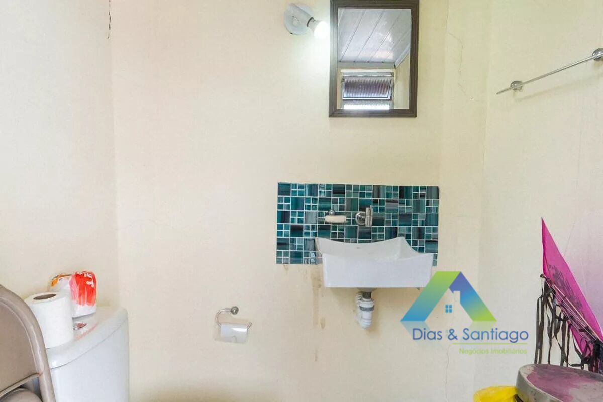 Casa à venda com 3 quartos, 210m² - Foto 8