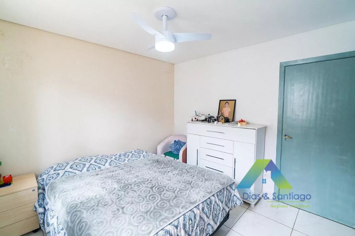 Casa à venda com 3 quartos, 210m² - Foto 7