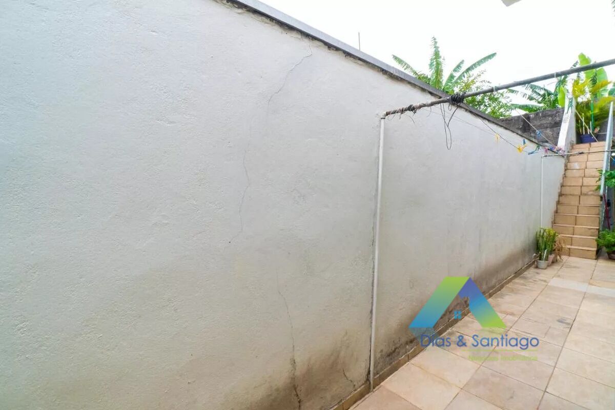 Casa à venda com 3 quartos, 210m² - Foto 26