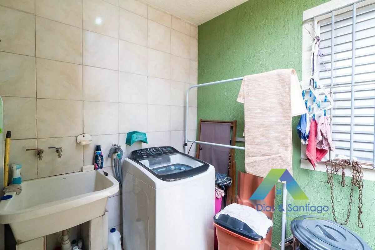 Casa à venda com 3 quartos, 210m² - Foto 28