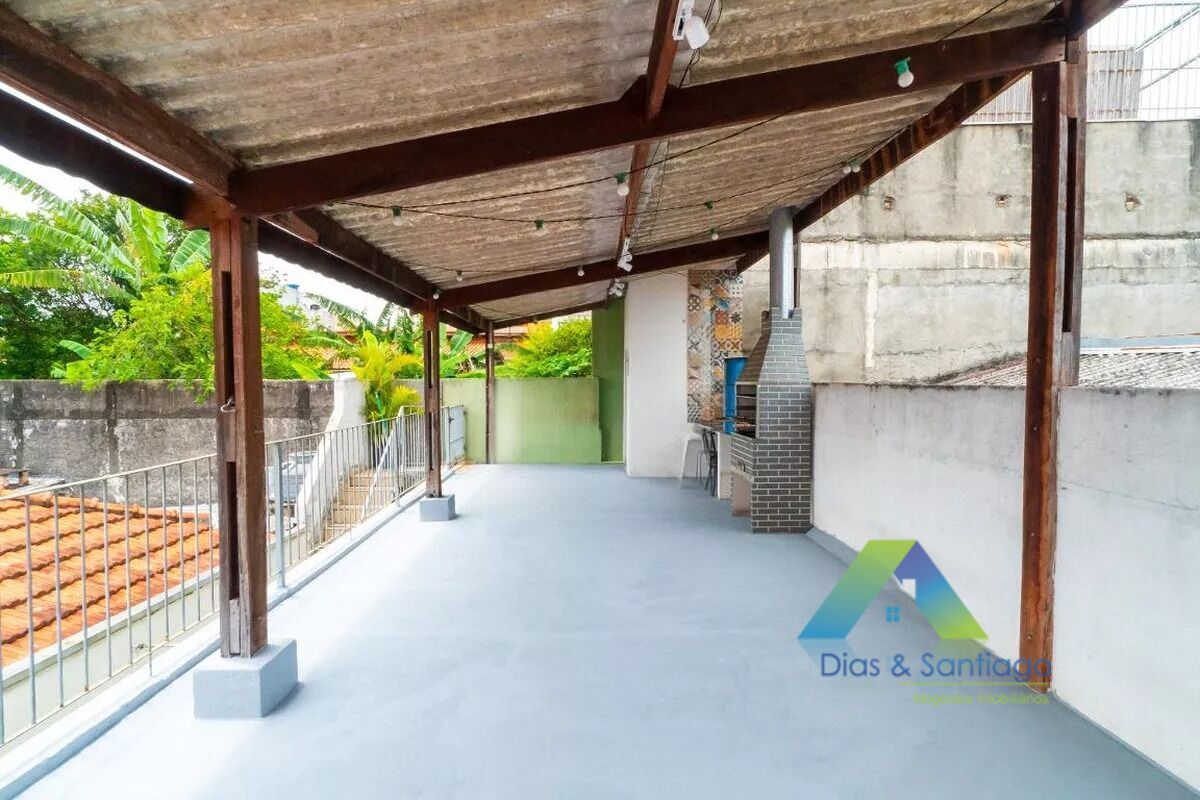 Casa à venda com 3 quartos, 210m² - Foto 34