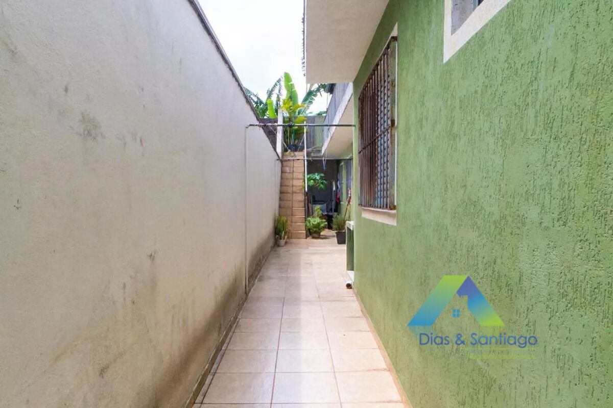 Casa à venda com 3 quartos, 210m² - Foto 32