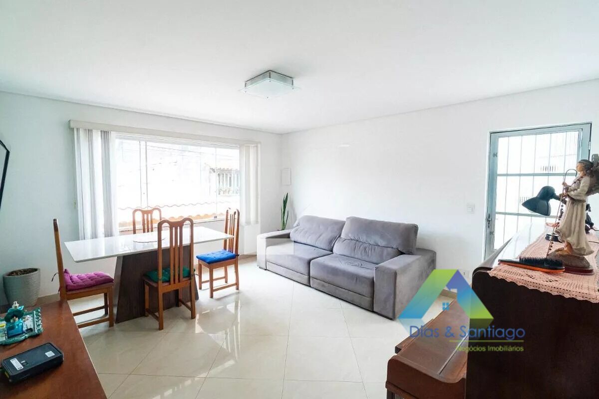 Casa à venda com 3 quartos, 210m² - Foto 1