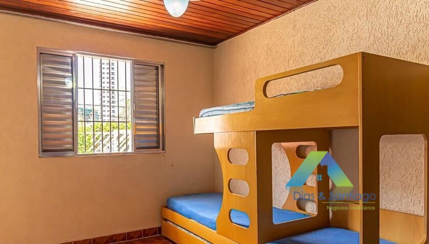 Casa à venda com 4 quartos, 210m² - Foto 9