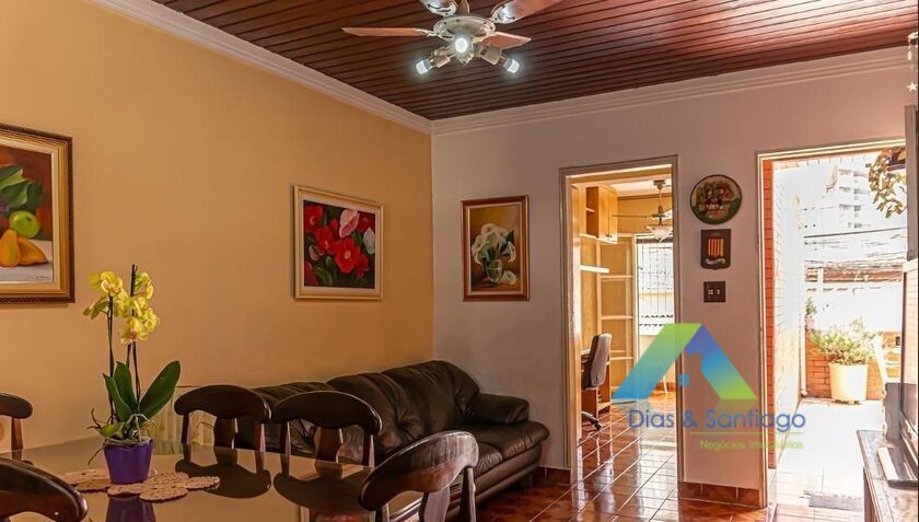 Casa à venda com 4 quartos, 210m² - Foto 4