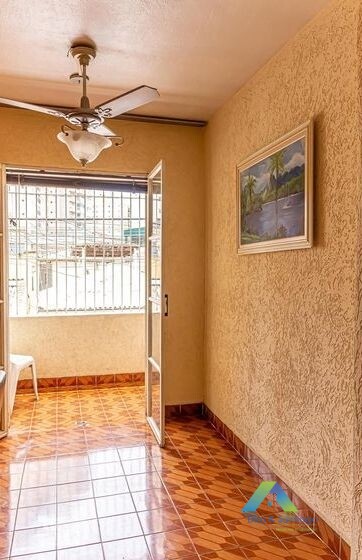 Casa à venda com 4 quartos, 210m² - Foto 10