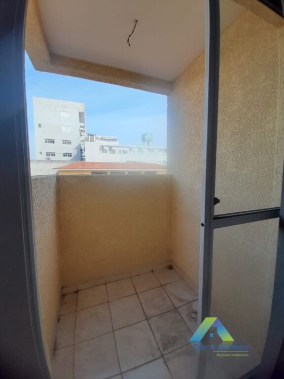 Apartamento à venda com 2 quartos, 62m² - Foto 2