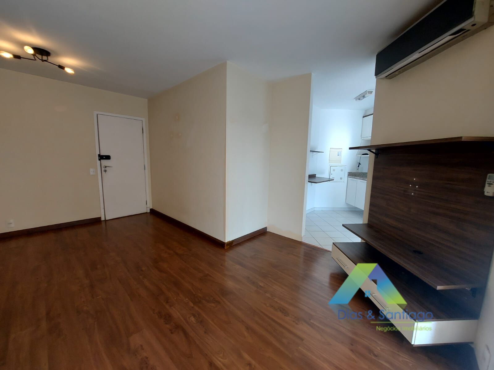 Apartamento para alugar com 2 quartos, 57m² - Foto 4