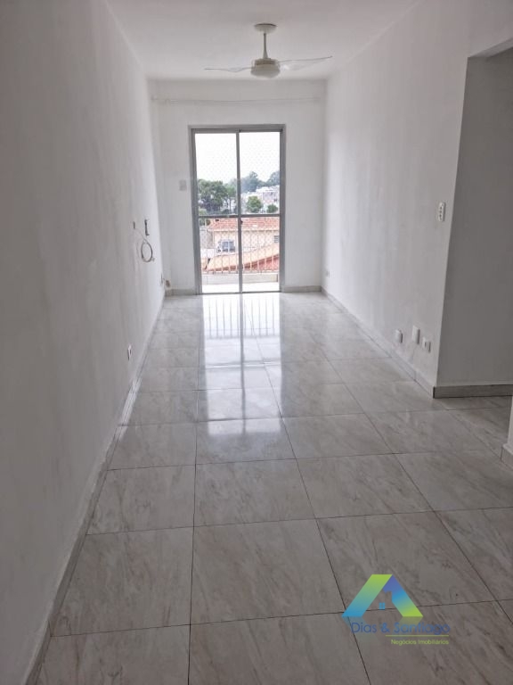 Apartamento à venda com 2 quartos, 68m² - Foto 3