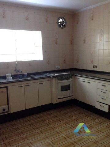 Sobrado à venda com 3 quartos, 195m² - Foto 2