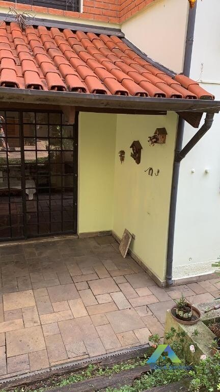 Casa à venda com 4 quartos, 200m² - Foto 23