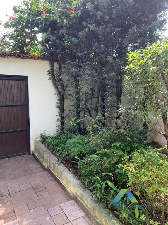 Casa à venda com 4 quartos, 200m² - Foto 17