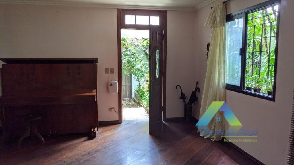 Casa à venda com 4 quartos, 200m² - Foto 6