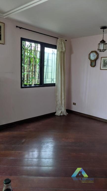 Casa à venda com 4 quartos, 200m² - Foto 10