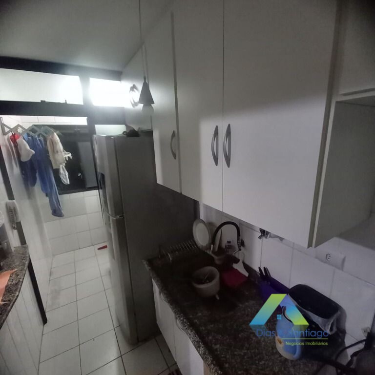 Apartamento à venda com 2 quartos, 67m² - Foto 2