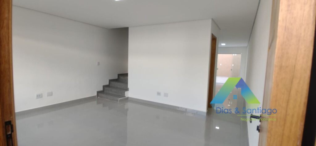 Sobrado à venda com 3 quartos, 100m² - Foto 4