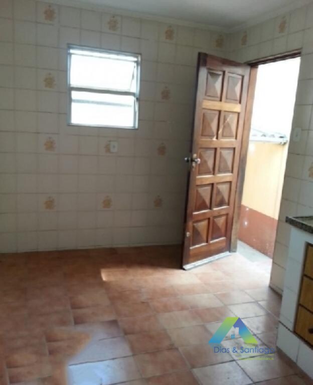 Casa à venda com 2 quartos, 100m² - Foto 3