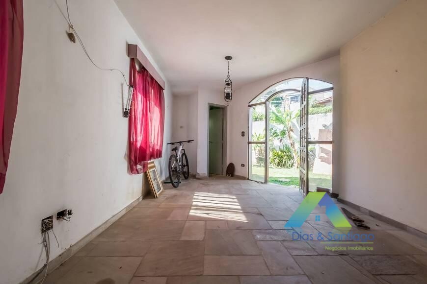 Sobrado à venda com 4 quartos, 235m² - Foto 4