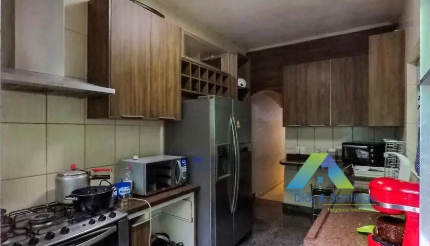 Sobrado à venda com 3 quartos, 250m² - Foto 2